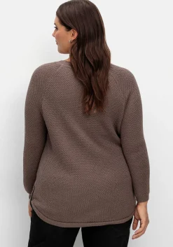 Pullover im Strukturstrick, mit Zierknöpfen seitlich