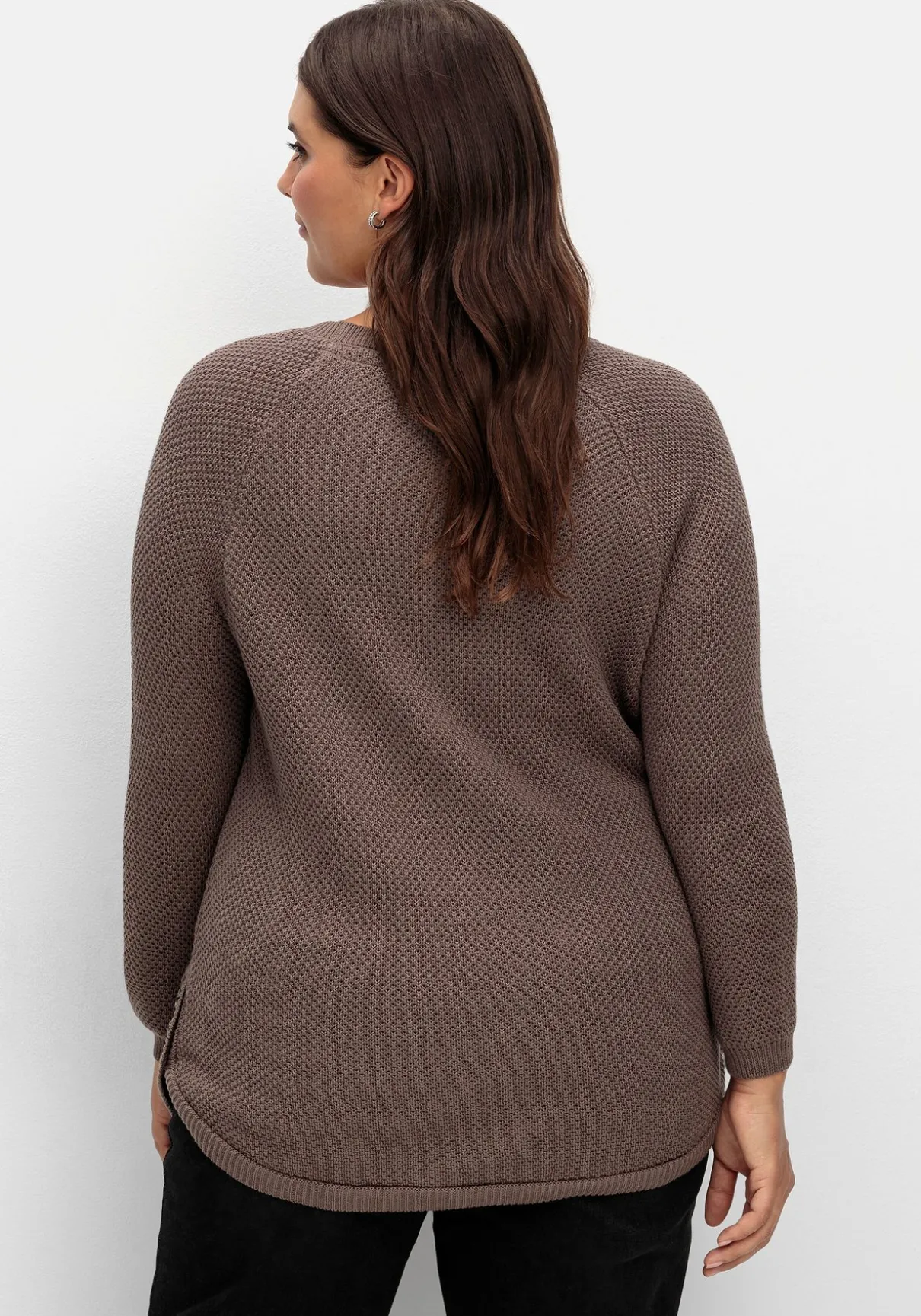 Pullover im Strukturstrick, mit Zierknöpfen seitlich