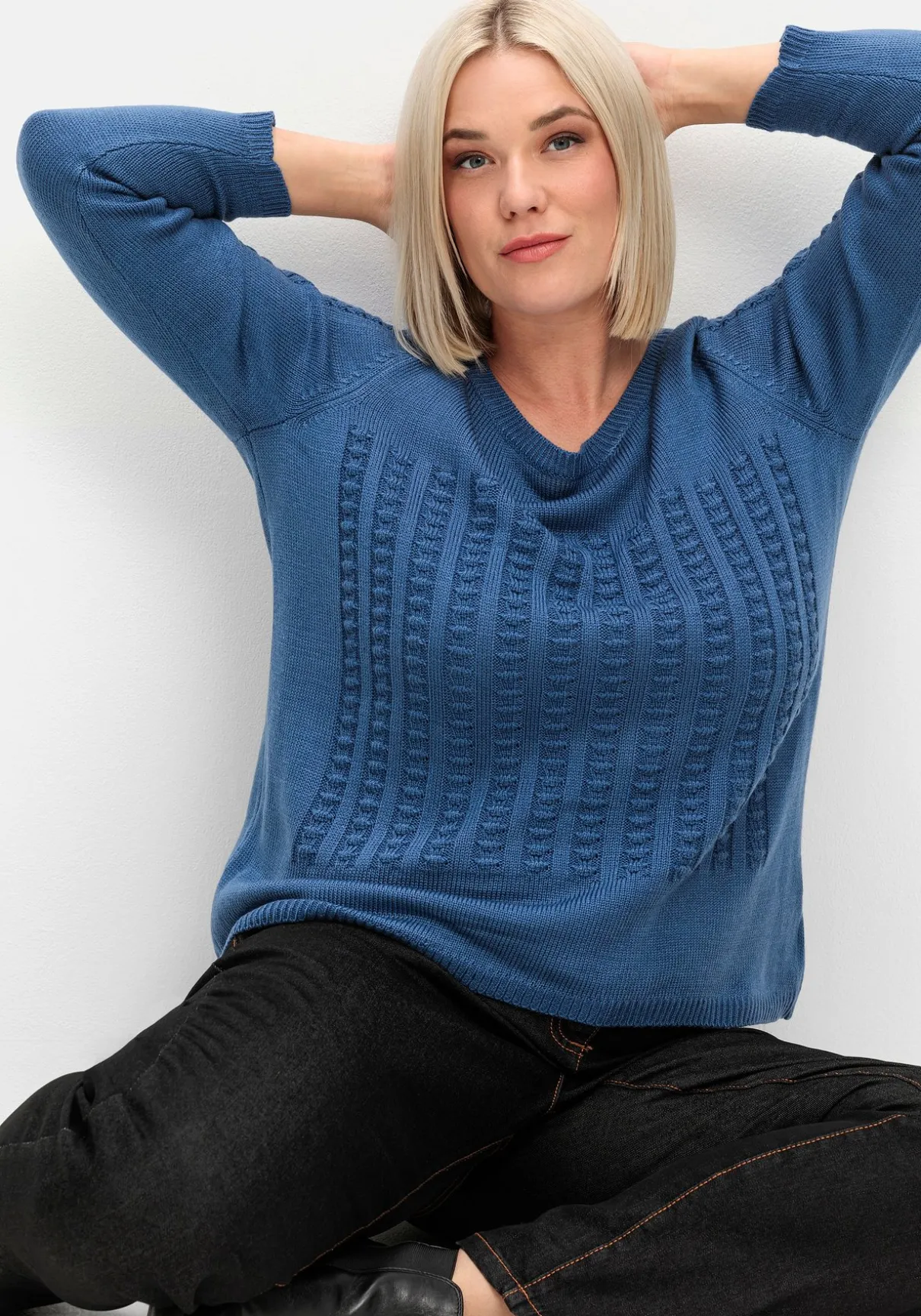 Pullover mit 3D-Strickmuster