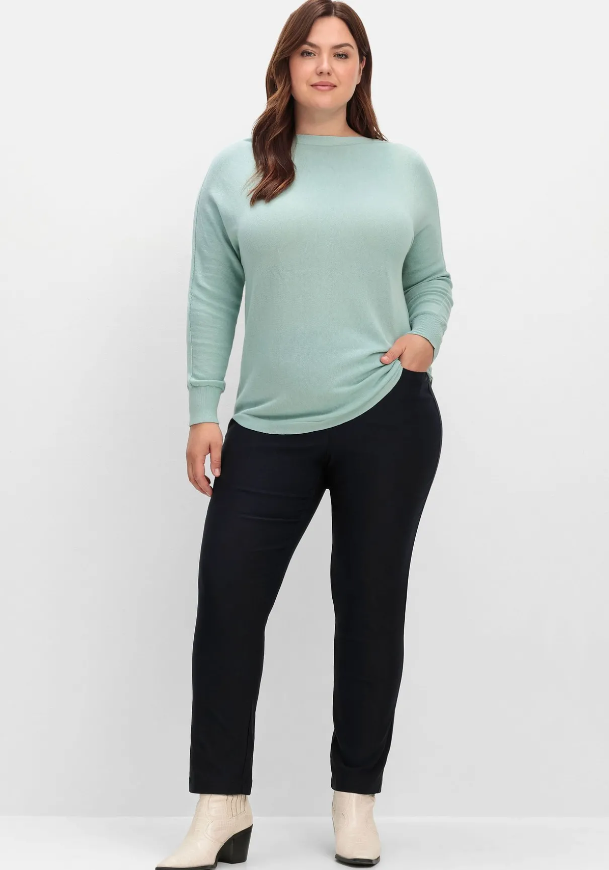 Pullover mit U-Boot-Ausschnitt