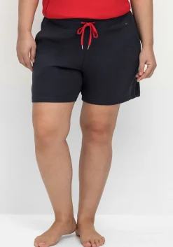 Relaxshorts mit Kontrastdetails, aus weichem Interlock