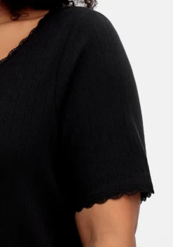 Rippshirt im Ajourmuster, mit Spitzendetails