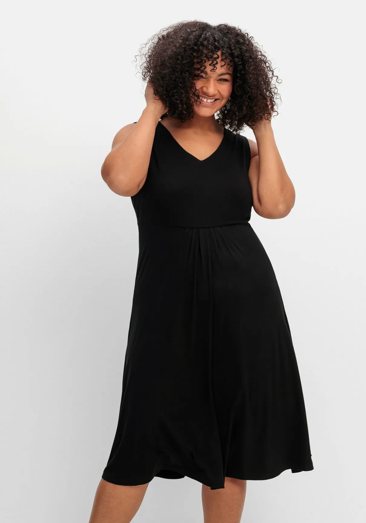 Ärmelloses Jerseykleid mit Raffung vorn