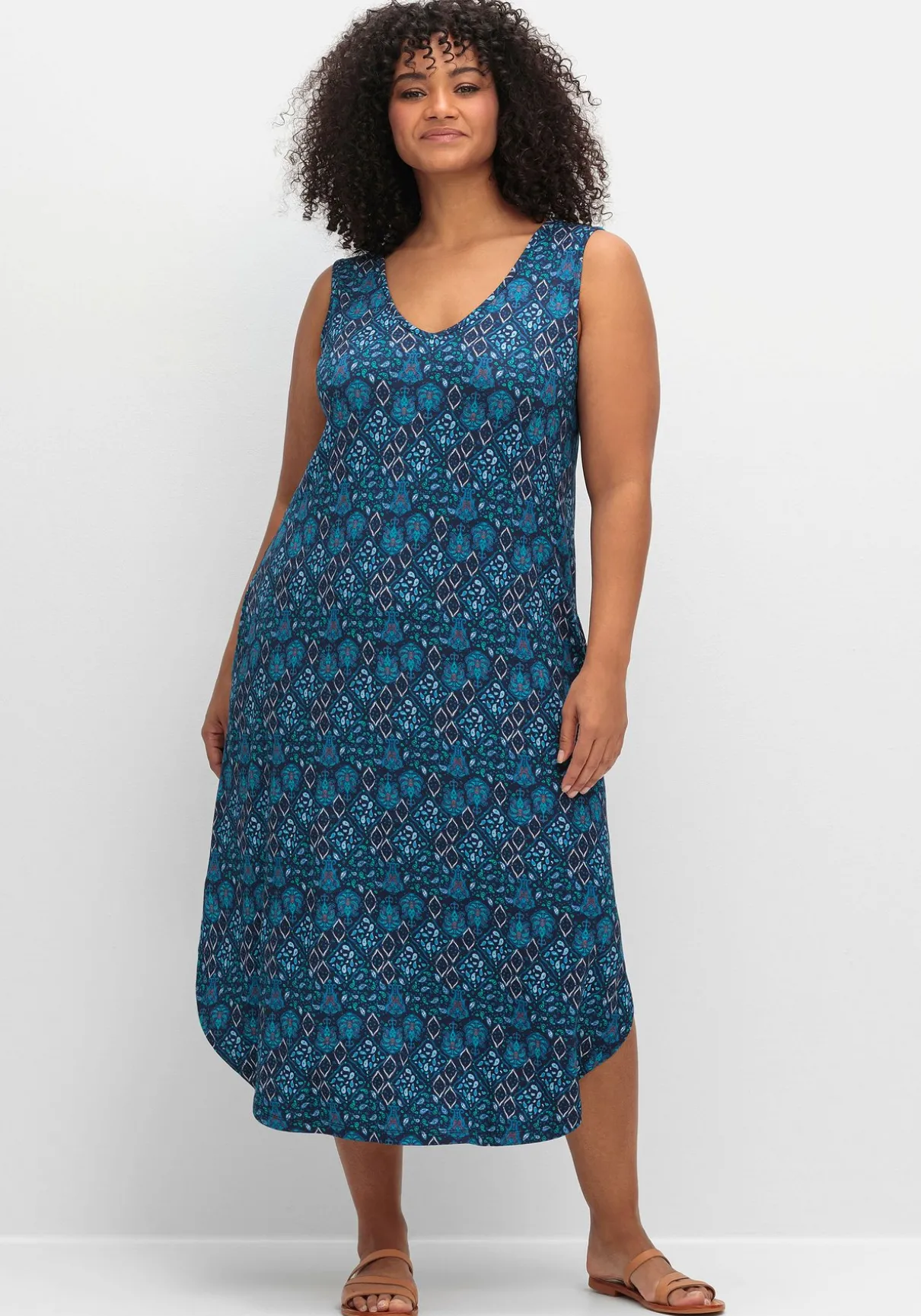 Ärmelloses Midi-Jerseykleid mit Ornamentprint