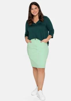 Rock in kniefreier Länge, aus Baumwoll-Twill