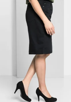 Rock in kniefreier Länge, aus Baumwoll-Twill