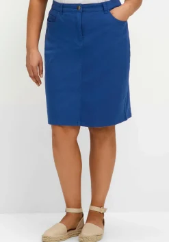 Rock in kniefreier Länge, aus Baumwoll-Twill