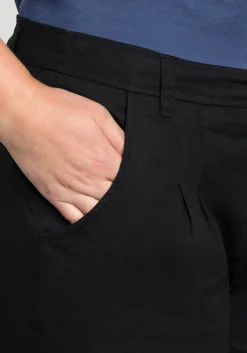 Schmal zulaufende Chinohose mit Bundfalten