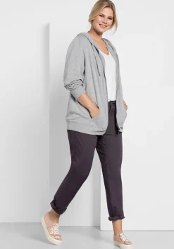 Schmal zulaufende Chinohose mit Bundfalten