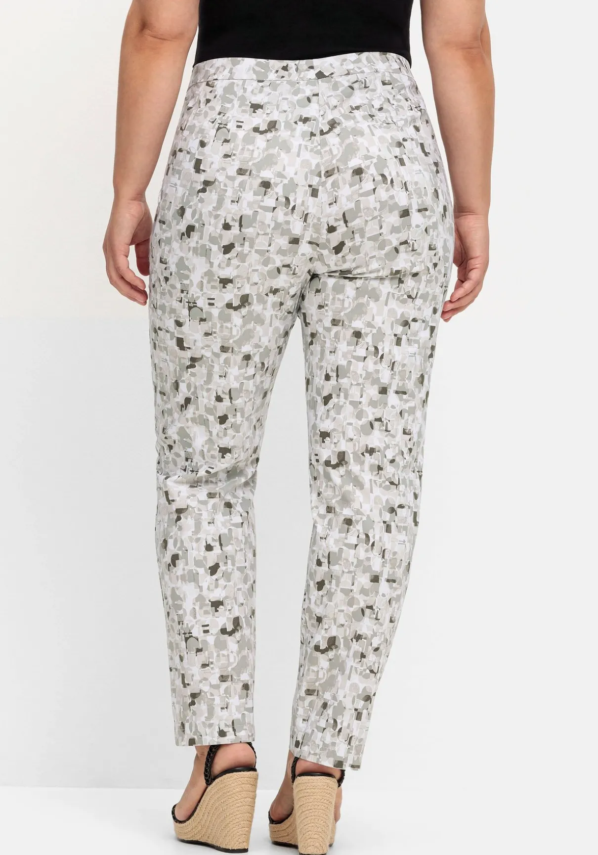 Schmale Bengalinhose mit Alloverdruck