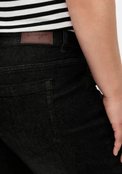 Schmale Caprijeans mit Used-Effekten