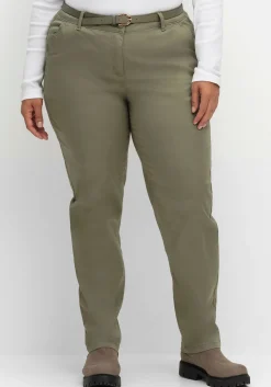 Schmale Chinohose mit Gürtel