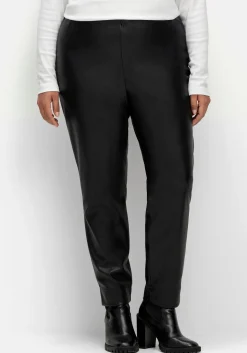 Schmale Hose in Lederoptik, knöchelfreie Länge