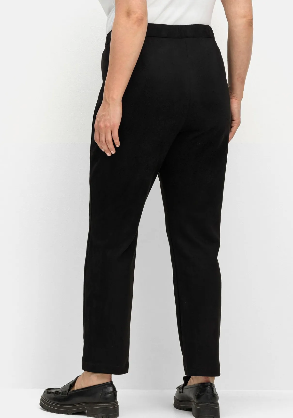 Schmale Hose in Velourslederoptik, mit Stretchbund