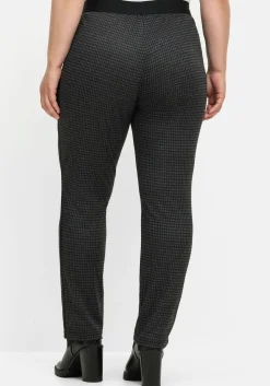 Schmale Hose mit grafischem Muster und Stretchbund