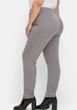 Schmale Hose mit Karomuster und Stretchbund