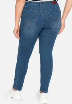 Schmale Jeans im Curvy-Schnitt SUSANNE