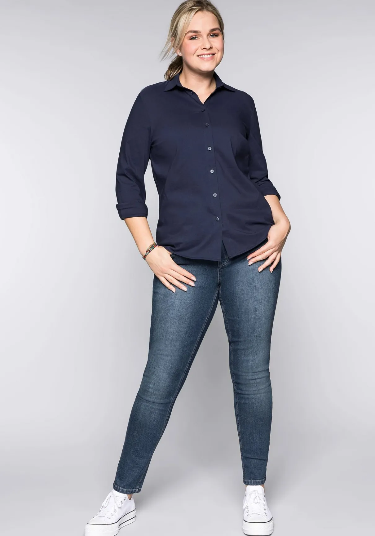 Schmale Jeans im Curvy-Schnitt SUSANNE