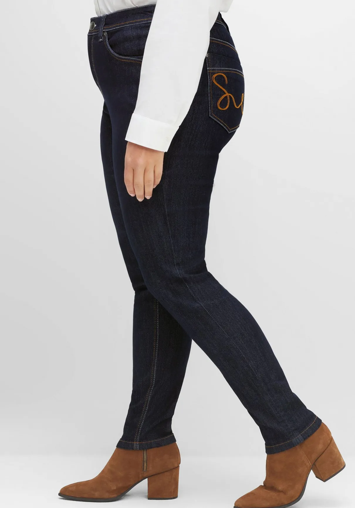 Schmale Jeans mit Kontrastnähten