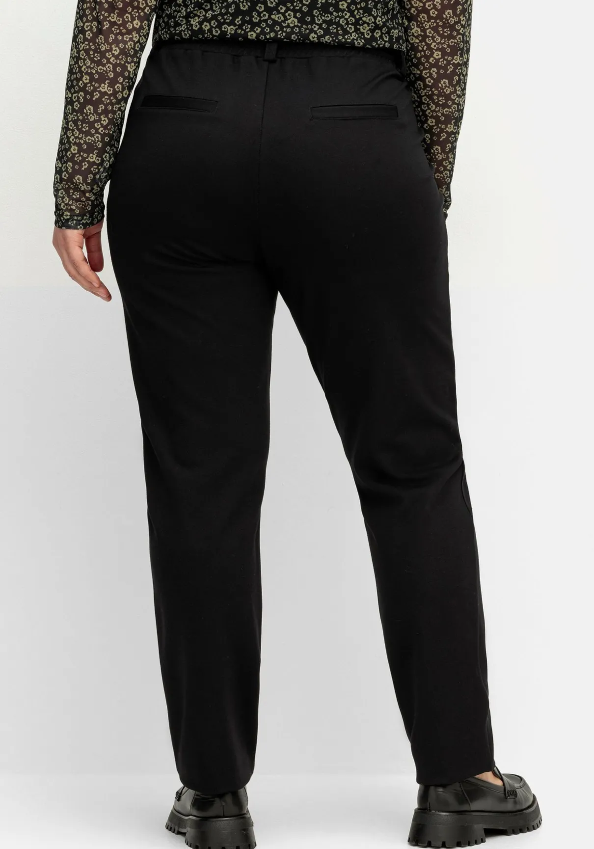 Schmale Joggpants im Cargostil, mit Komfortbund