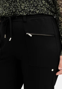 Schmale Joggpants im Cargostil, mit Komfortbund