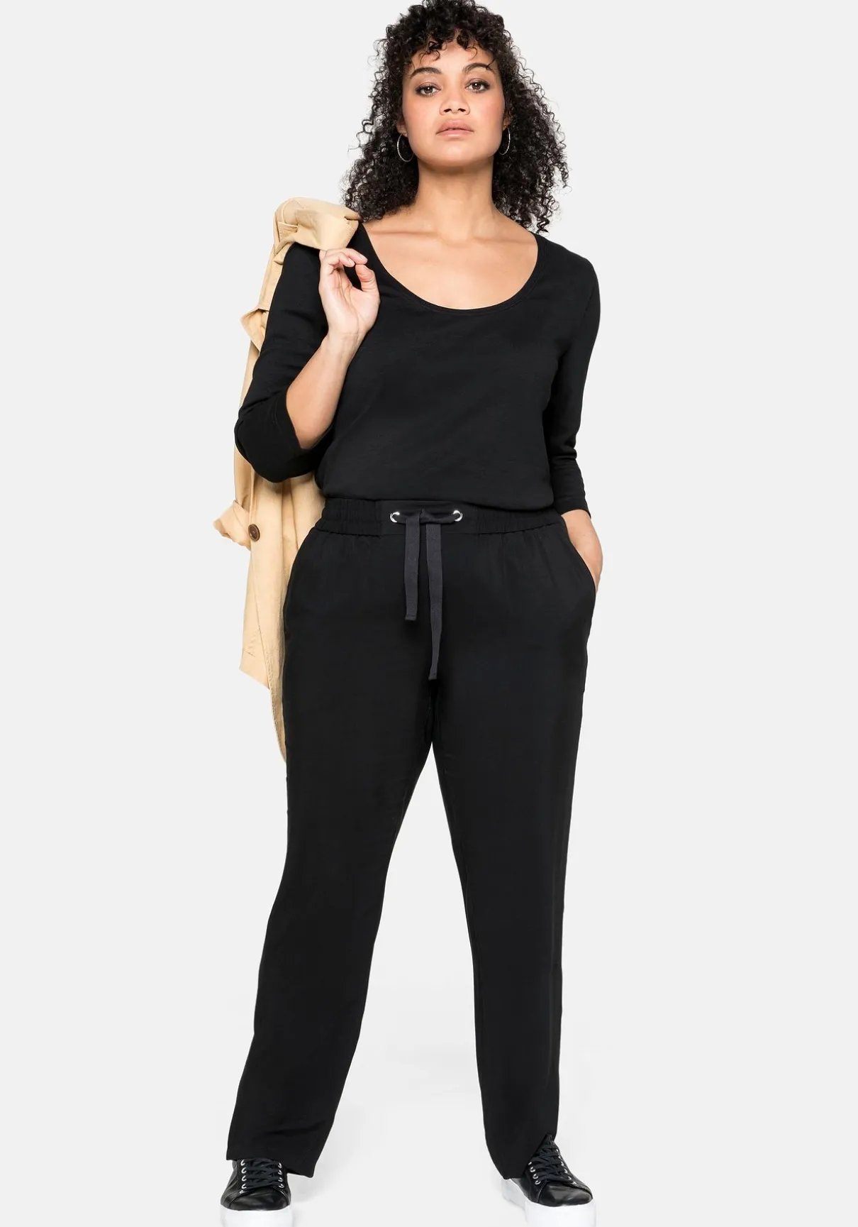 Schmale Joggpants mit Schlupfbund und Eingrifftaschen