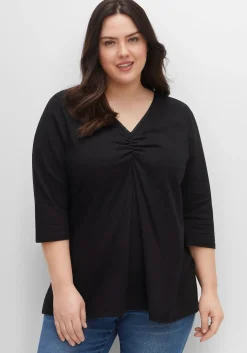 Shirt aus Jersey, mit V-Ausschnitt und Kellerfalte