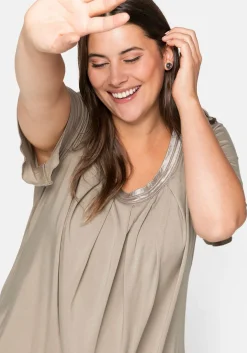 Shirt in A-Linie mit dekorativer Blende, aus Viskose-Jersey