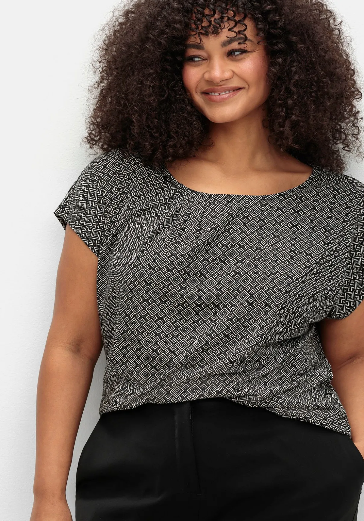 Shirt mit grafischem Minimalprint