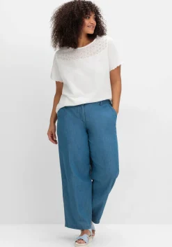 Shirt mit Lochstickerei-Einsatz vorn