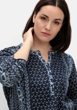 Shirt mit Minimalprint und Krempelärmeln