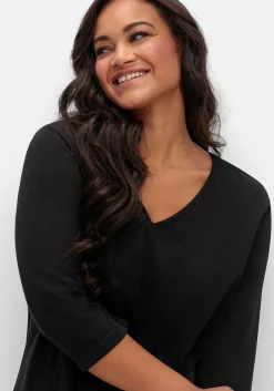 Shirt mit 3/4-Ärmeln und V-Ausschnitt