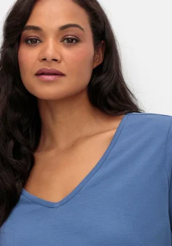 Shirt mit 3/4-Ärmeln und V-Ausschnitt