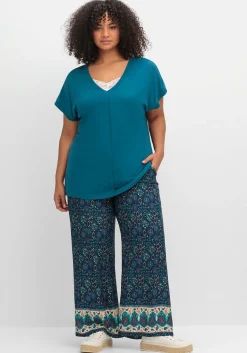 Shirt mit V-Ausschnitt und Zierpaspel vorn