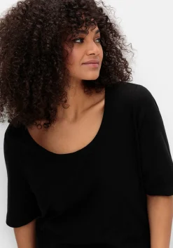 Shirt mit weitem Rundhalsausschnitt, in Rippstruktur