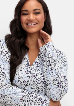 Shirtbluse aus Viskosejersey, mit Animalprint