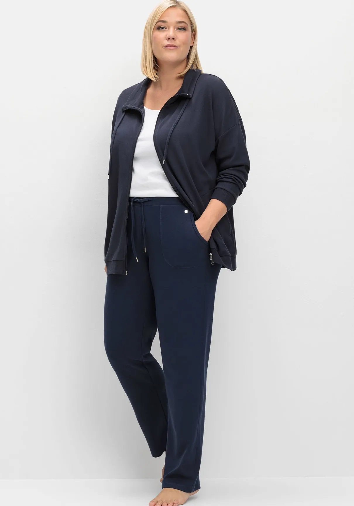 Shirtjacke mit Stehkragen und Bindeband