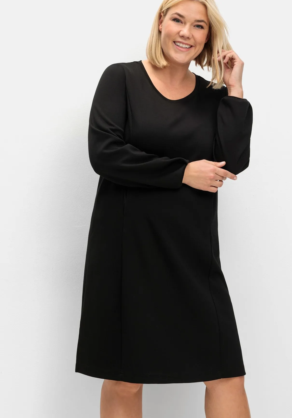 Shirtkleid in schwerer Qualität, mit Raffung hinten