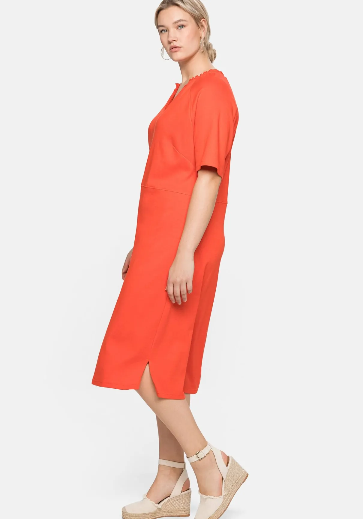 Shirtkleid mit gesmoktem V-Ausschnitt