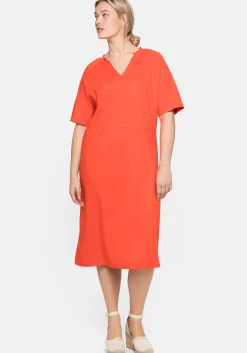 Shirtkleid mit gesmoktem V-Ausschnitt