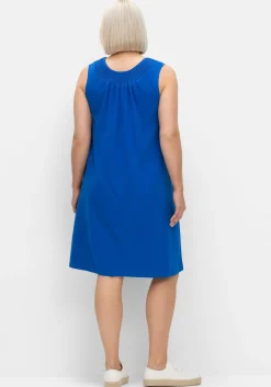 Shirtkleid mit Smok-Einsatz, in A-Linie