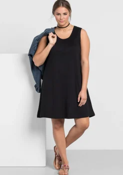 Shirtkleid mit Smok-Einsatz, in A-Linie