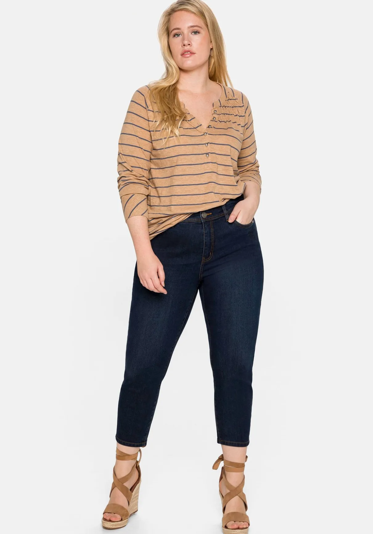 Skinny Jeans in 7/8-Länge, mit Stickerei vorn