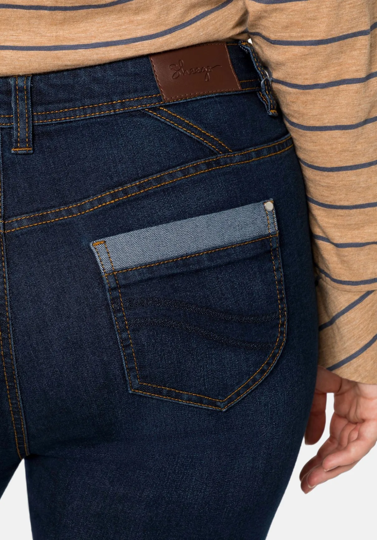 Skinny Jeans in 7/8-Länge, mit Stickerei vorn