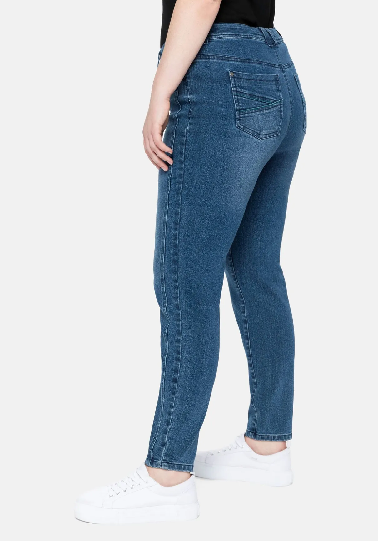 Slim Jeans mit vorverlegter Teilungsnaht