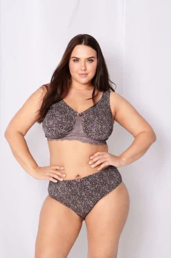 Slip in extrahohem Schnitt, aus Baumwolle