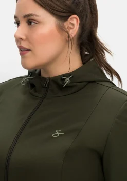 Softshelljacke mit Kapuze und Kontrastdetails