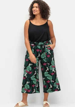 Spaghettitop mit tiefem Rückenausschnitt