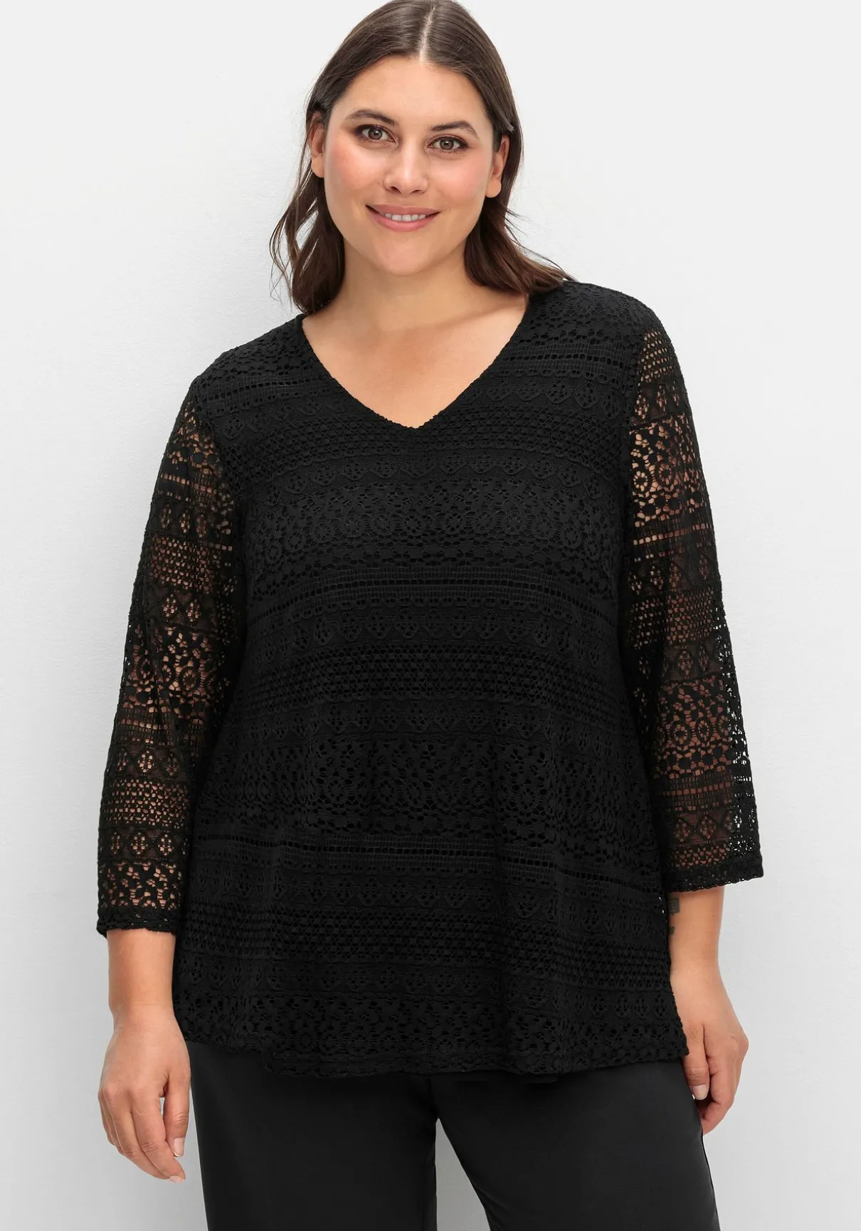 Spitzenshirt in A-Linie und 3/4-Arm