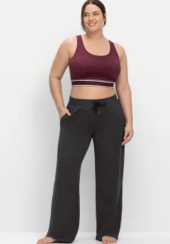 Sporthose aus Funktionsmaterial, mit Gummibund